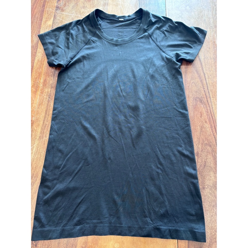 Lululemon Swiftly Tech short sleeve womens size 6 black seamless crew neck tee